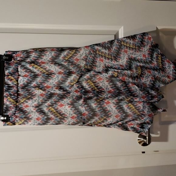 Patterned midi skirt - Picture 2 of 3